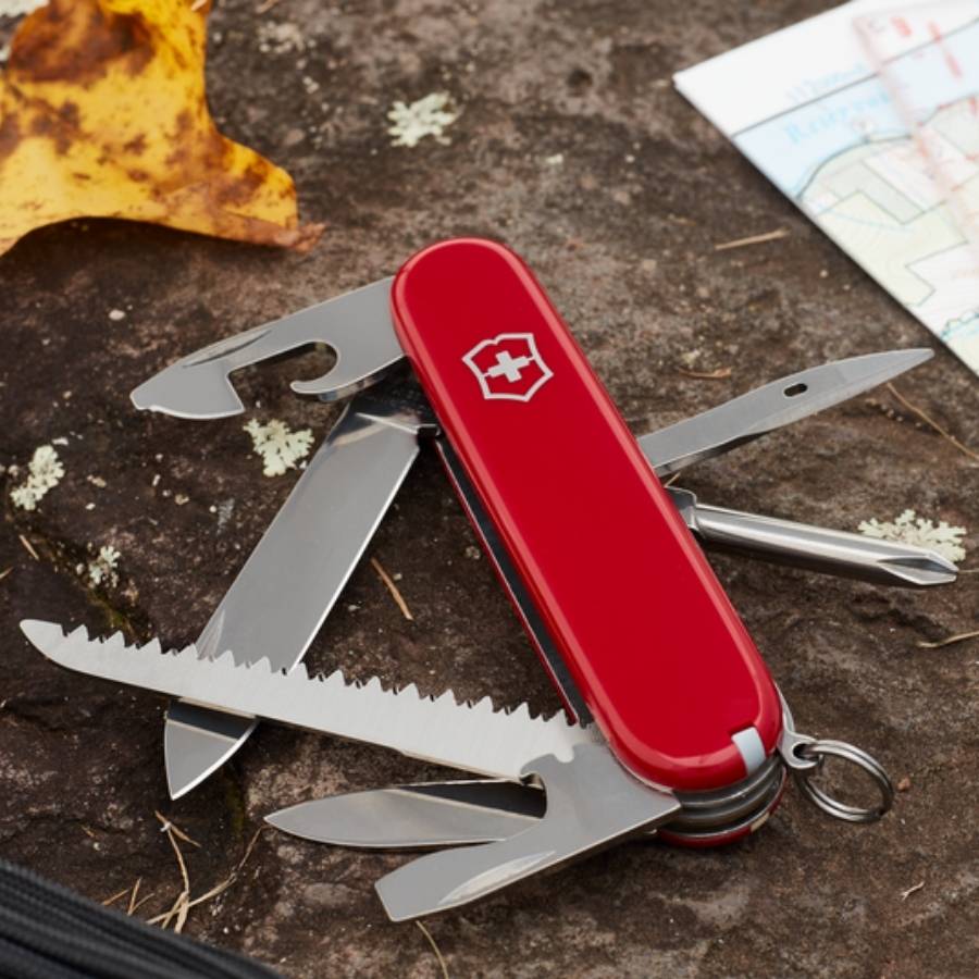 Victorinox outdoor lommekniv med sav og multifunktionelle værktøjer til friluftsliv